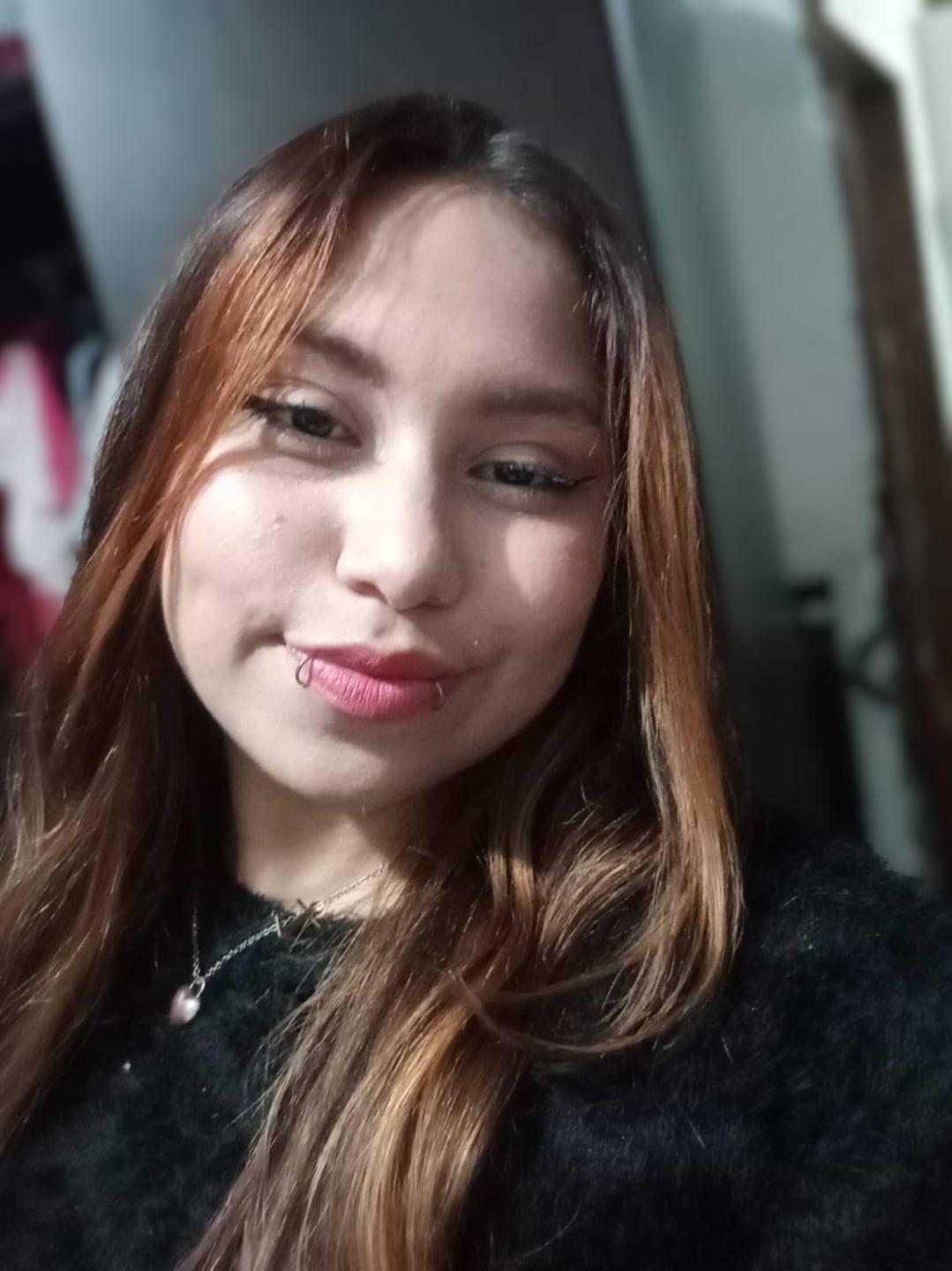 Image of cam model AnnyaMartinez from XloveCam