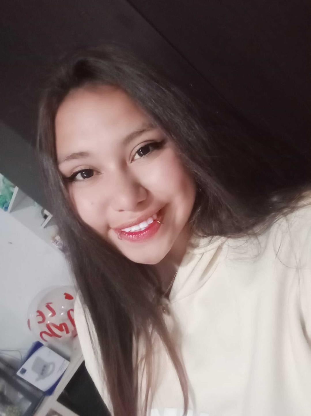 Image of cam model AnnyaMartinez from XloveCam