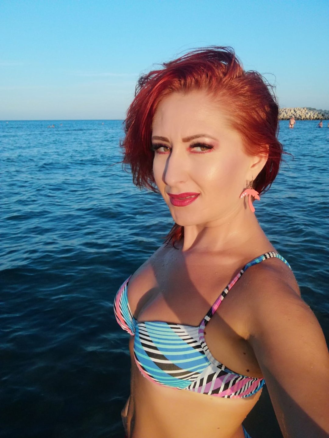 Image of cam model IvyFox from XloveCam