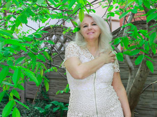 AvrilMellow - Live sex cam - 8067000