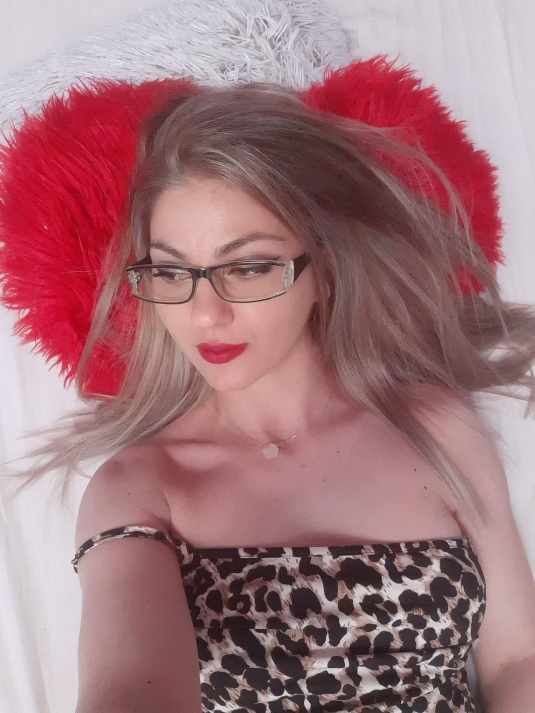 Image of cam model Jeselyne from XloveCam