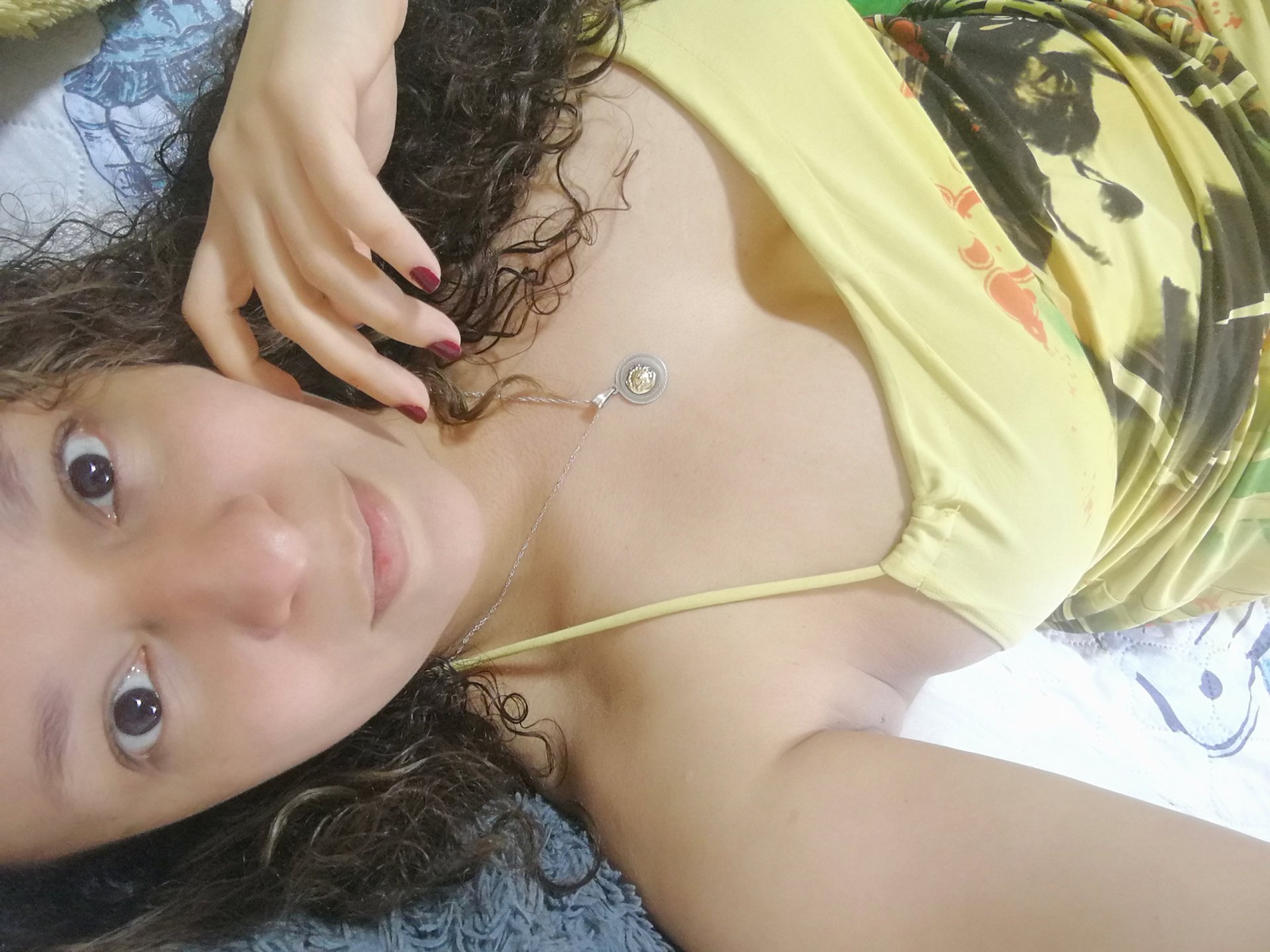 Image of cam model Angelonix from XloveCam