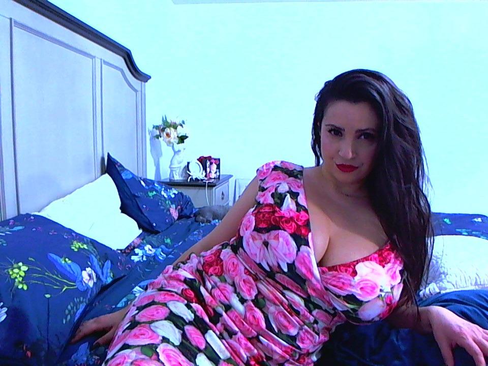 Image of cam model Corali from XloveCam