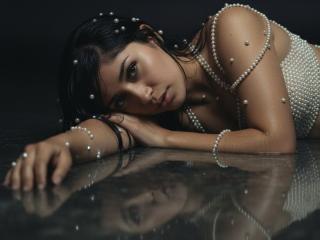 Webcam model AbbyLewiis from XLoveCam