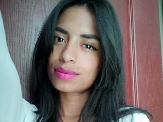 Webcam model AbrilRousee from XloveCam