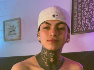 AdamsWalker live cam and statistics on UnifiedCams