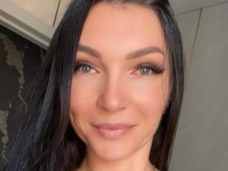 Webcam model AdelaideLisa from XloveCam
