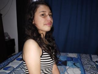 Webcam model AkameSweet from XLoveCam