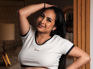 Webcam model AlanaWest from XLoveCam