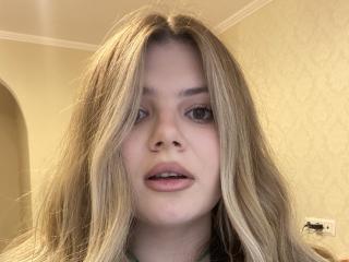 AliceMarge Selfie Gallery