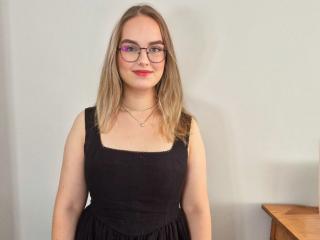 Webcam model AliceNewX from XLoveCam profile picture Webcam model AliceNewX from XLoveCam