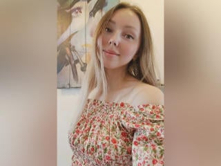 Webcam model AliceSmiles profile picture
