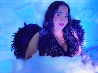 Webcam model AliceWilsons from XLoveCam