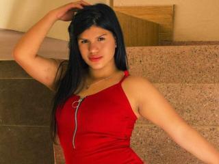 Webcam model AliceWonda from XLoveCam