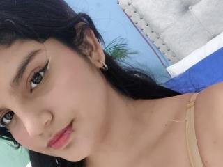 AlinaFoxyLinaLive Webcam