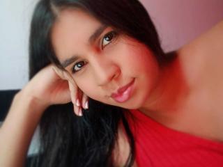 Webcam model AlinaKloe from XloveCam