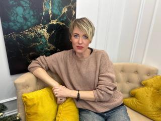 Webcam model AlisArinti from XLoveCam