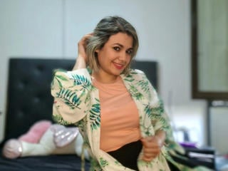 Webcam model AmaiaStark-hot from XloveCam