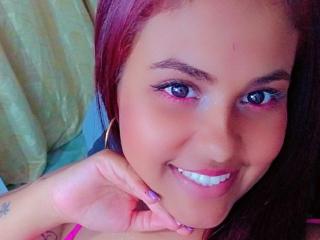 Webcam model AmaraSex from XLoveCam