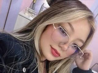 Webcam model AmmaHoney from XLoveCam