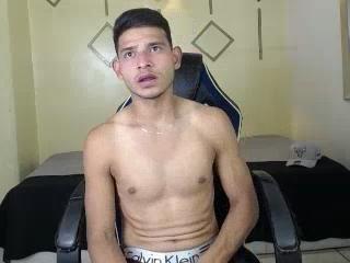 AngelDusstt Live Cam and Statistics on UnifiedCams