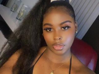 Webcam model AngelaBassett from XLoveCam