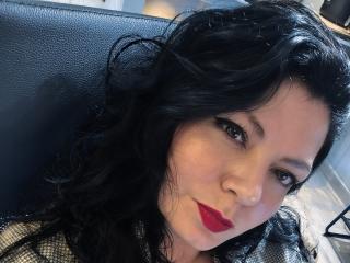Webcam model AnnaKerly from XLoveCam