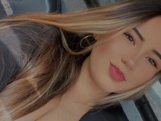 AriannaScott Webcam Porno Live - Photo 1/21