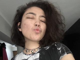 Webcam model AsianFoxyCute from XLoveCam