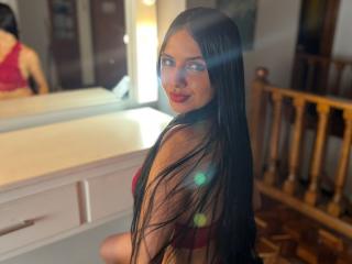 Webcam model AstraGlow from XLoveCam