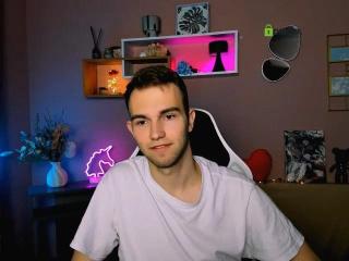 AstrenVillo Live Cam on XLoveCam