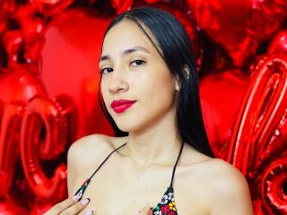 Webcam model AteneaChacur from XLoveCam