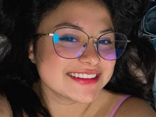 Webcam model AvaKaine from XLoveCam