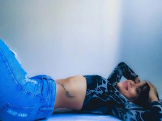 Webcam model AzulCeleste-hot from XloveCam