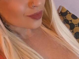 Profile and Statistics for BellaCristine on XLoveCam