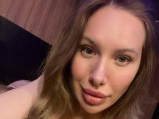 BellaLuxixLive Webcam
