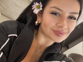 Webcam model BellaMon from XLoveCam