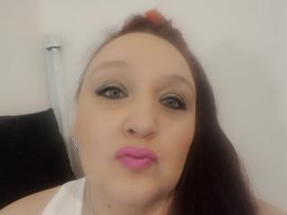 Webcam model BigPussyForYou from XLoveCam