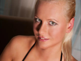 Webcam model BlondeHexe-hot from XloveCam