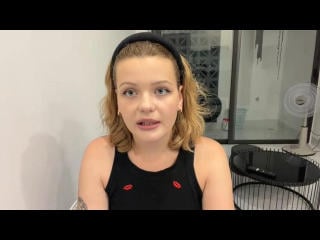 Webcam model CarlyBurross from XLoveCam