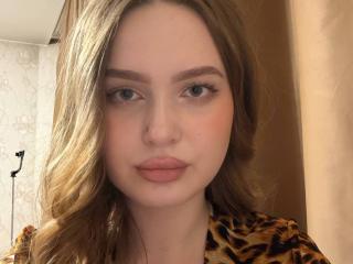 Webcam model CatalinaBogar from XLoveCam