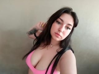 Webcam model CathyHills from XLoveCam