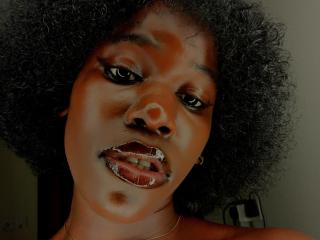 Webcam model CcamillaX from XLoveCam