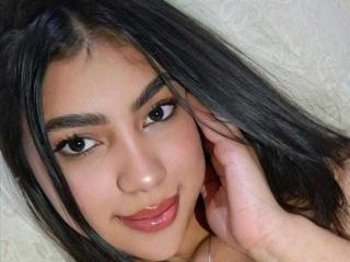 Webcam model CelesteDiLuca from XLoveCam