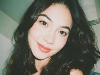 Webcam model Celestina69 from XLoveCam