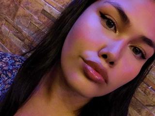 Webcam model ChannelMills from XLoveCam