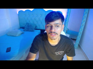 CharlieeCock Live Webcam on XLoveCam