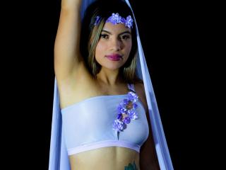 Webcam model CheerfulLau from XloveCam