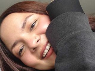 Webcam model CherryScarlett from XLoveCam
