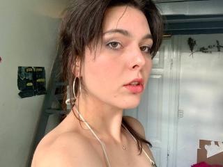 Webcam model ChicDiva from XloveCam